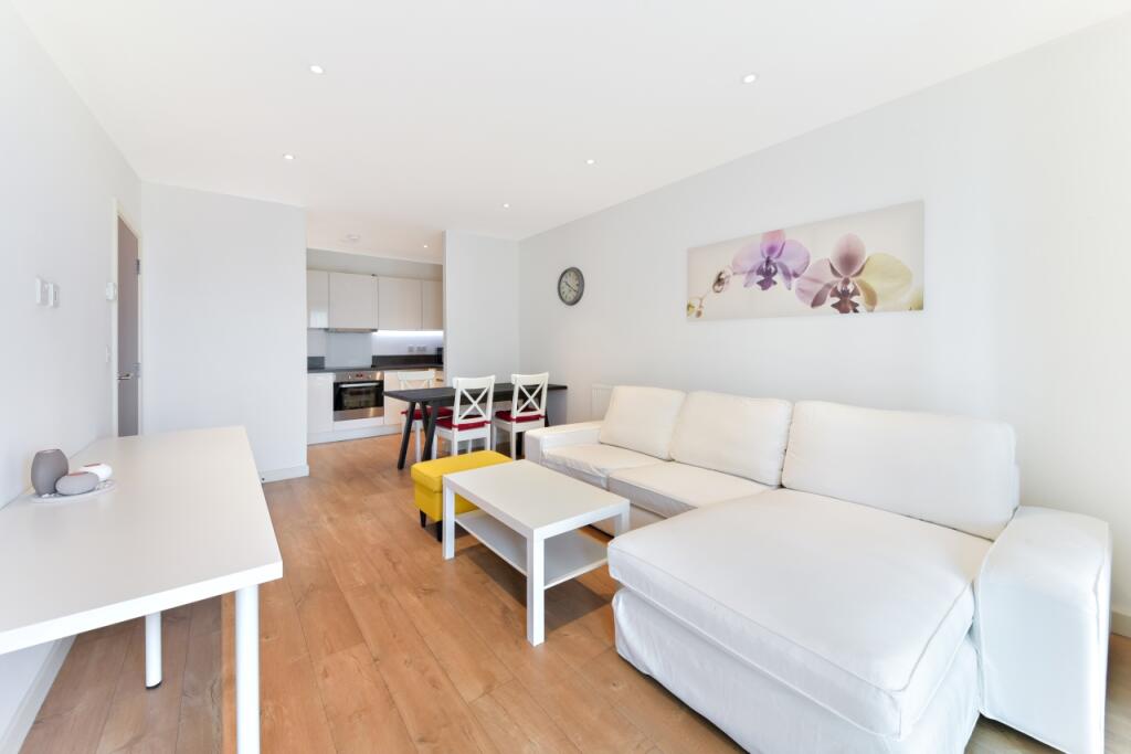1 bed Apartment for rent in Brentford. From Chase Evans - Docklands