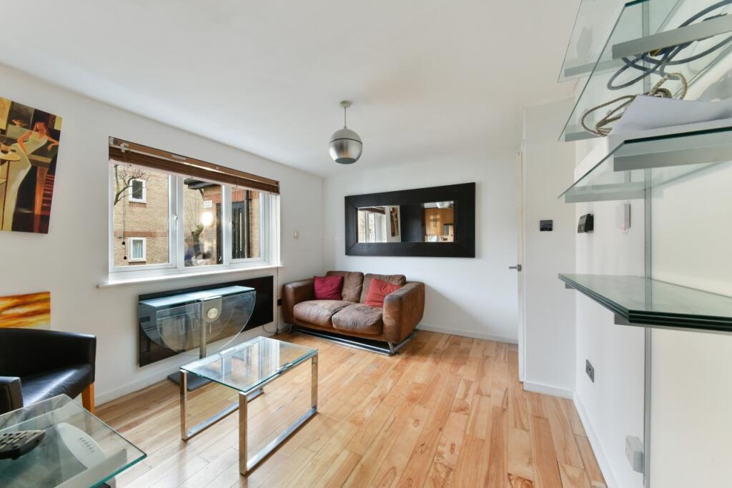 1 bed 1st Floor Flat for rent in London. From Chase Evans - Docklands
