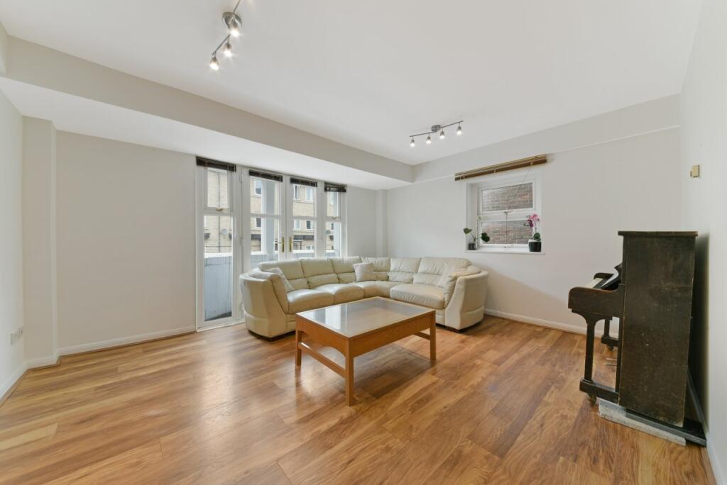 2 bed 1st Floor Flat for rent in London. From Chase Evans - Docklands