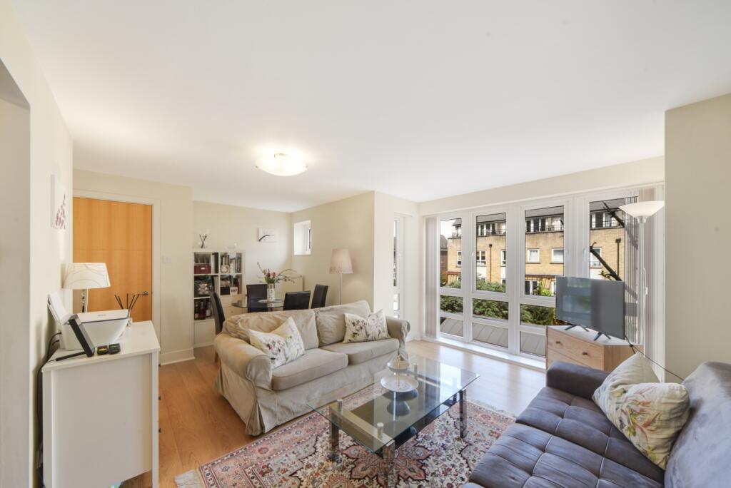 1 bed 1st Floor Flat for rent in London. From Chase Evans - Docklands