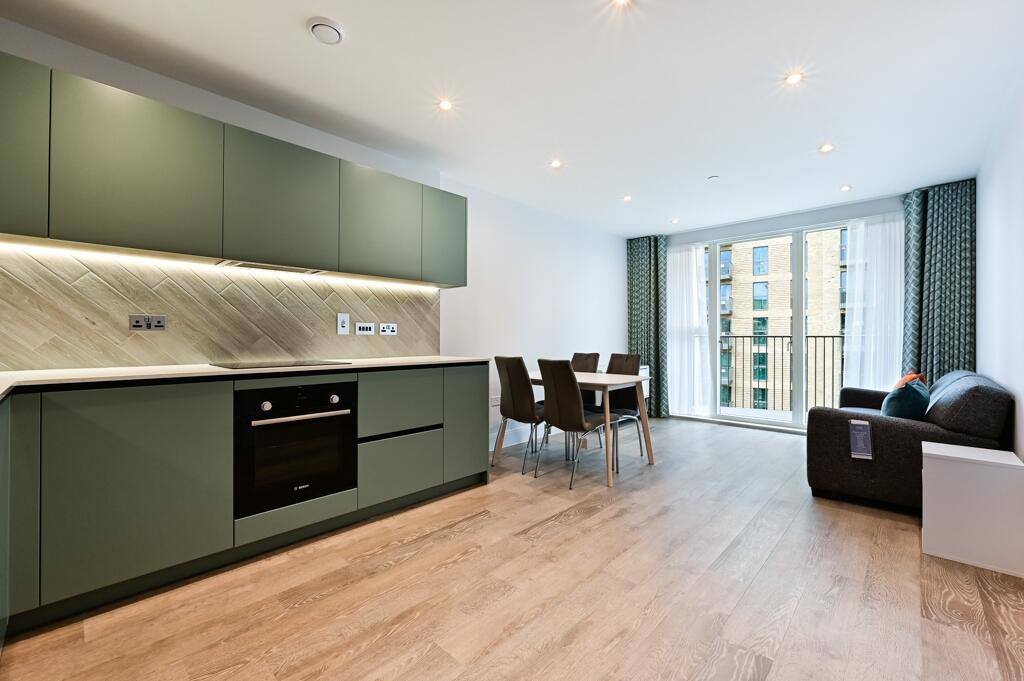 1 bed 1st Floor Flat for rent in Slough. From Chase Evans - Docklands