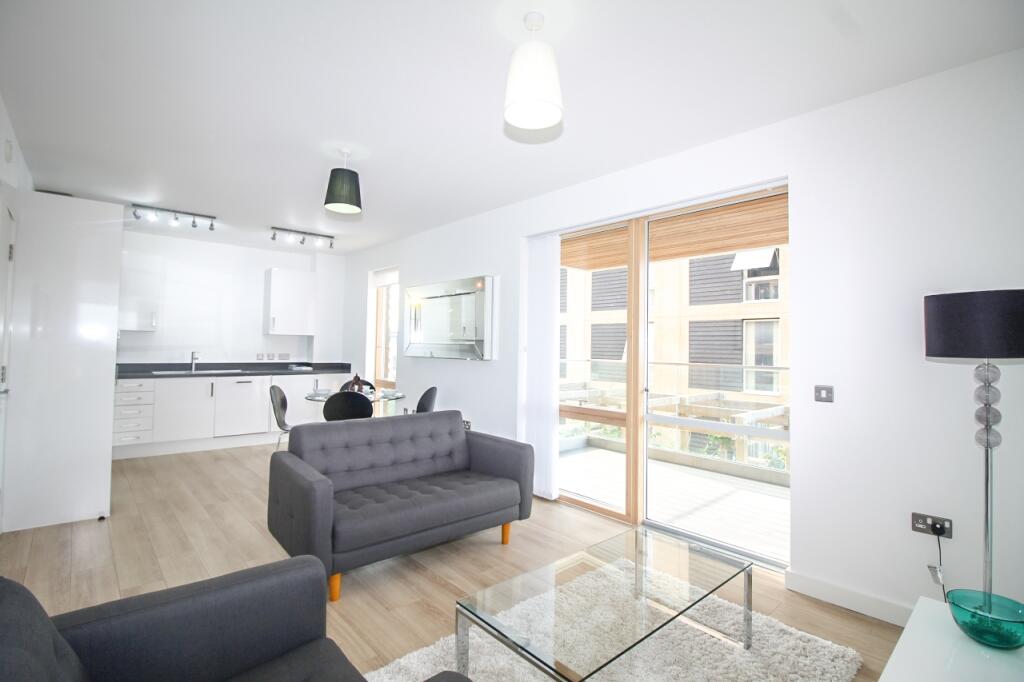 1 bed 1st Floor Flat for rent in Poplar. From Chase Evans - Docklands