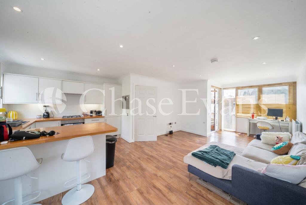 2 bed 1st Floor Flat for rent in London. From Chase Evans - Docklands
