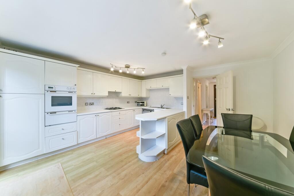 4 bed Semi Detached for rent in Poplar. From Chase Evans - Docklands