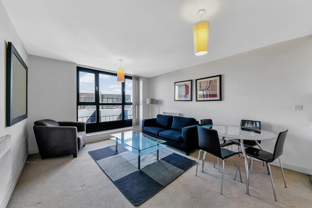 1 bed 1st Floor Flat for rent in Poplar. From Chase Evans - Docklands