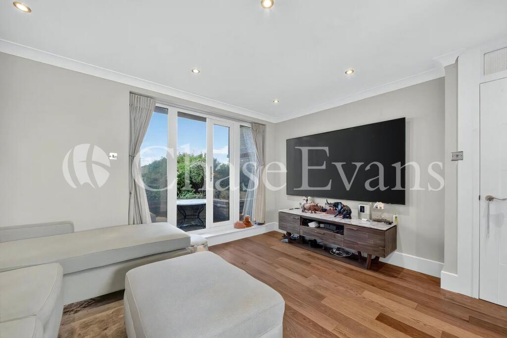 2 bed 1st Floor Flat for rent in London. From Chase Evans - Docklands