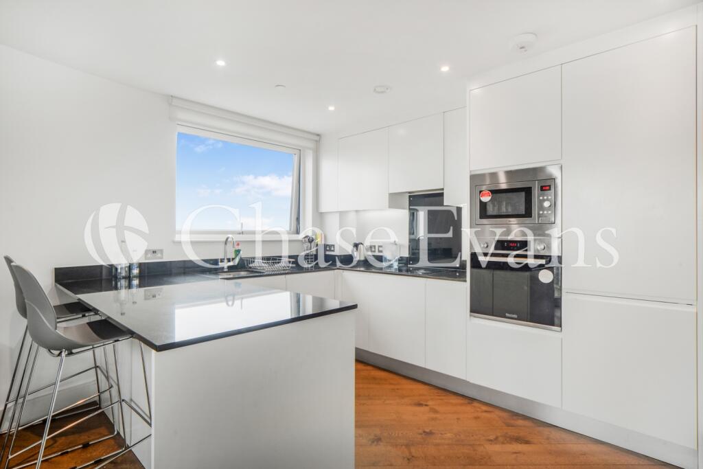 2 bed 1st Floor Flat for rent in Poplar. From Chase Evans - Docklands