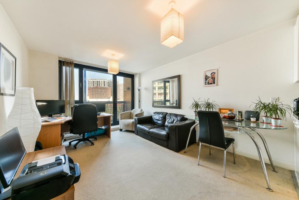 1 bed 1st Floor Flat for rent in Poplar. From Chase Evans - Docklands 1 bed 1st Floor Flat for rent in Poplar. From Chase Evans - Docklands