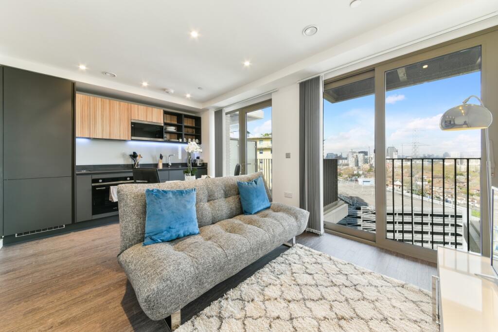 0 bed 1st Floor Flat for rent in Woolwich. From Chase Evans - Docklands