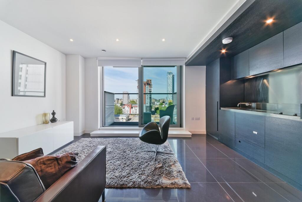 4 bed 1st Floor Flat for rent in London. From Chase Evans - Pan Peninsula