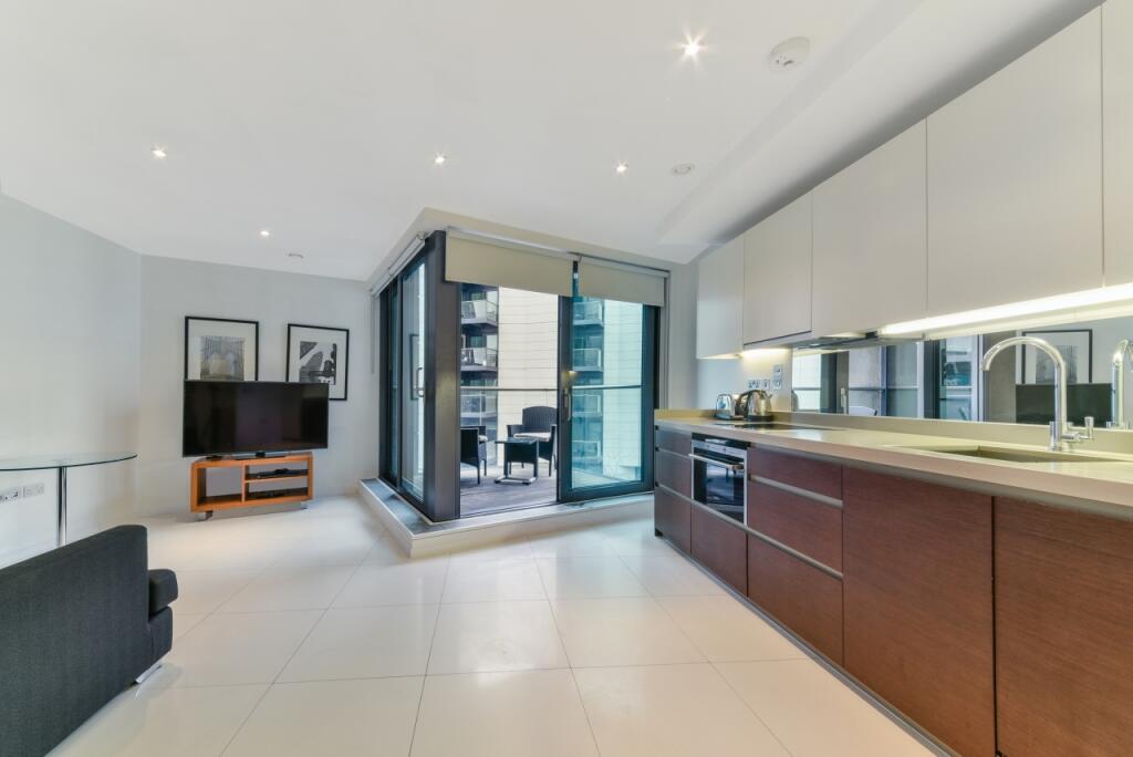 4 bed 1st Floor Flat for rent in London. From Chase Evans - Pan Peninsula 4 bed 1st Floor Flat for rent in London. From Chase Evans - Pan Peninsula