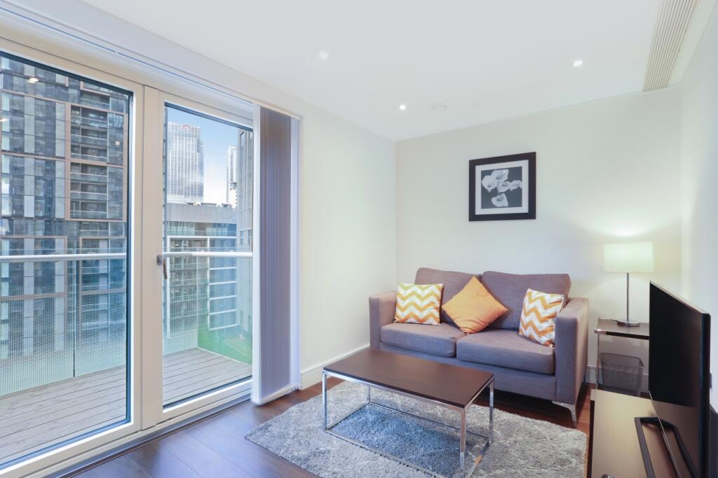 4 bed 1st Floor Flat for rent in London. From Chase Evans - Pan Peninsula