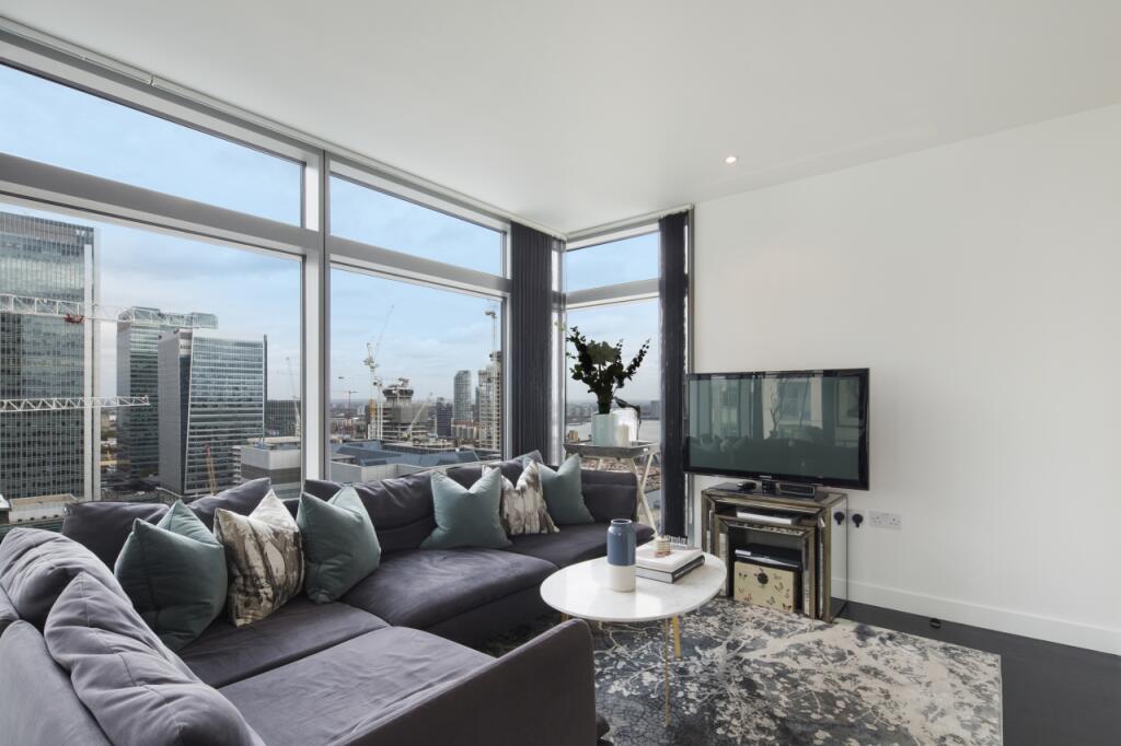 2 bed 1st Floor Flat for rent in London. From Chase Evans - Pan Peninsula
