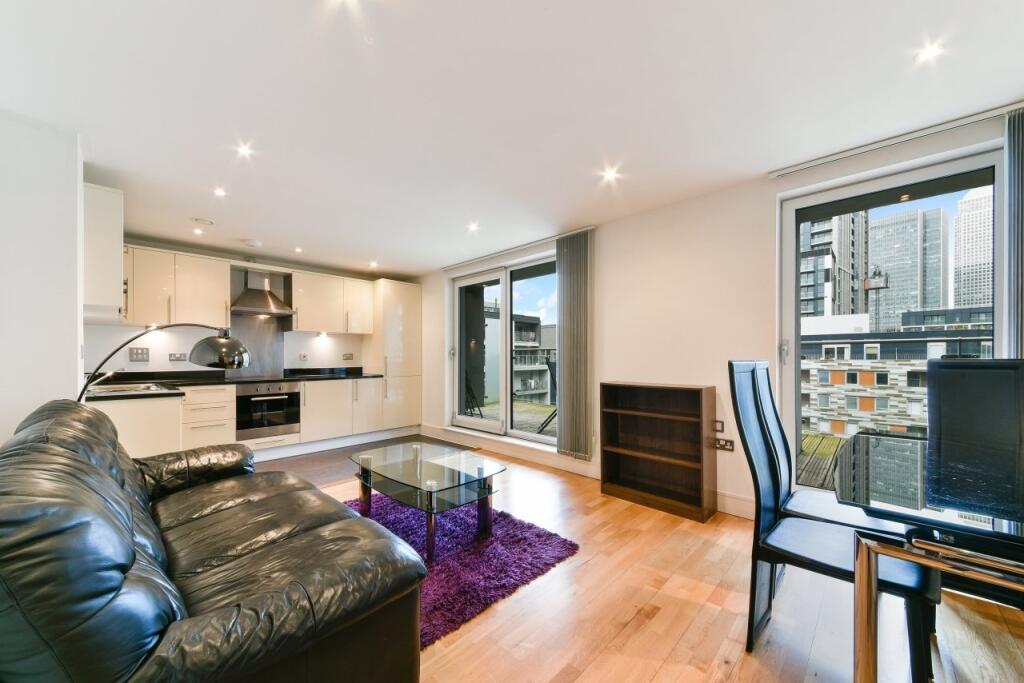 1 bed 1st Floor Flat for rent in London. From Chase Evans - Pan Peninsula
