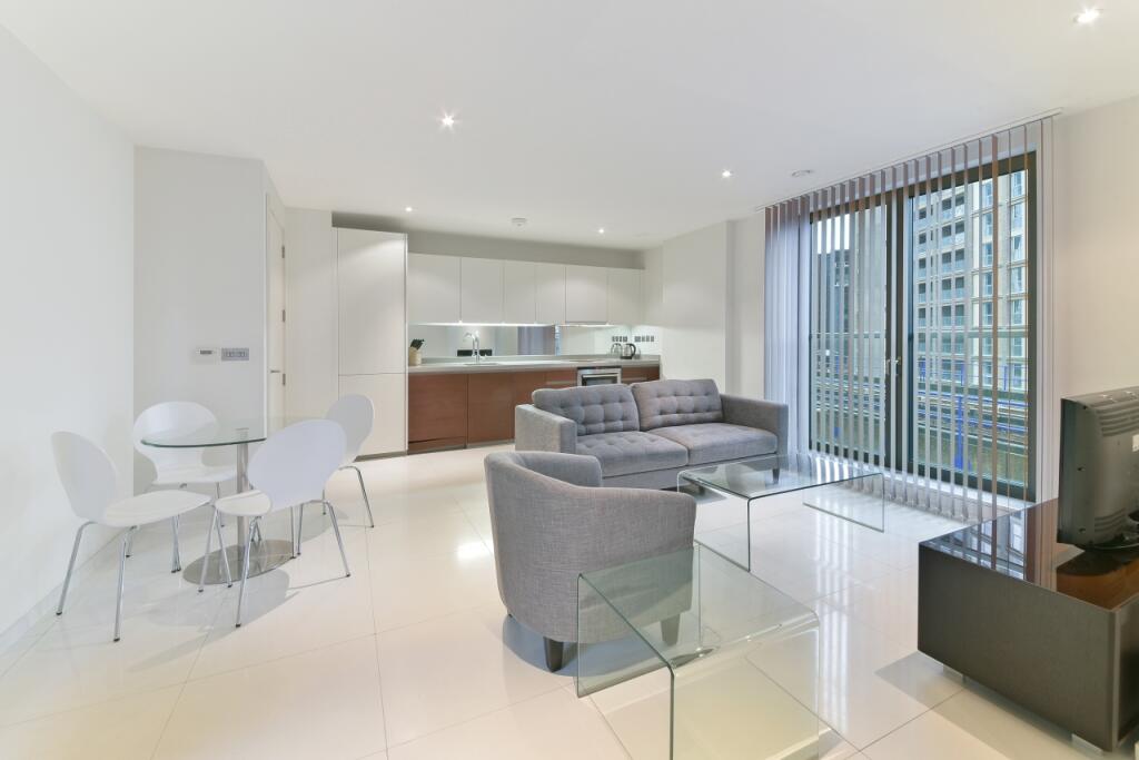 2 bed 1st Floor Flat for rent in London. From Chase Evans - Pan Peninsula