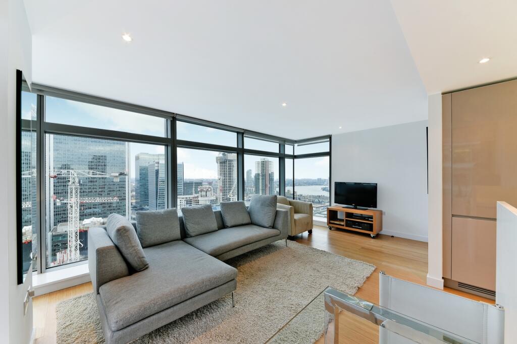 2 bed 1st Floor Flat for rent in London. From Chase Evans - Pan Peninsula