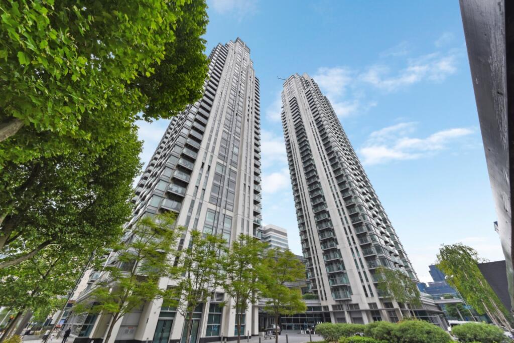 1 bed 1st Floor Flat for rent in Poplar. From Chase Evans - Pan Peninsula
