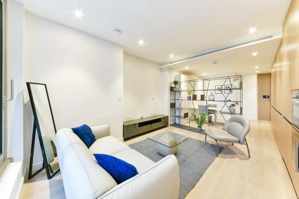 4 bed 1st Floor Flat for rent in Poplar. From Chase Evans - Pan Peninsula