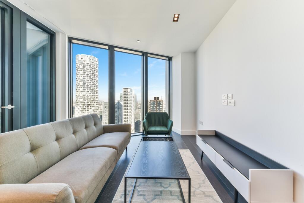 1 bed 1st Floor Flat for rent in Poplar. From Chase Evans - Pan Peninsula