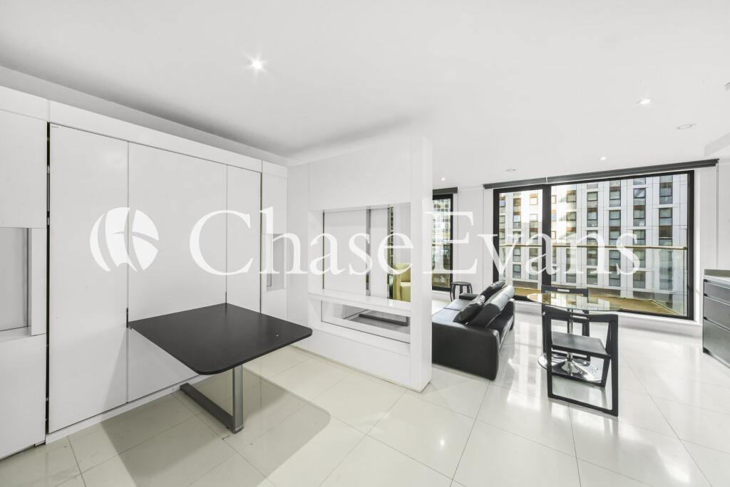 4 bed 1st Floor Flat for rent in Poplar. From Chase Evans - Pan Peninsula