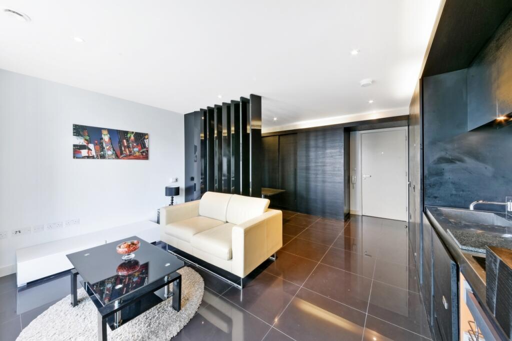4 bed 1st Floor Flat for rent in Poplar. From Chase Evans - Pan Peninsula 4 bed 1st Floor Flat for rent in Poplar. From Chase Evans - Pan Peninsula