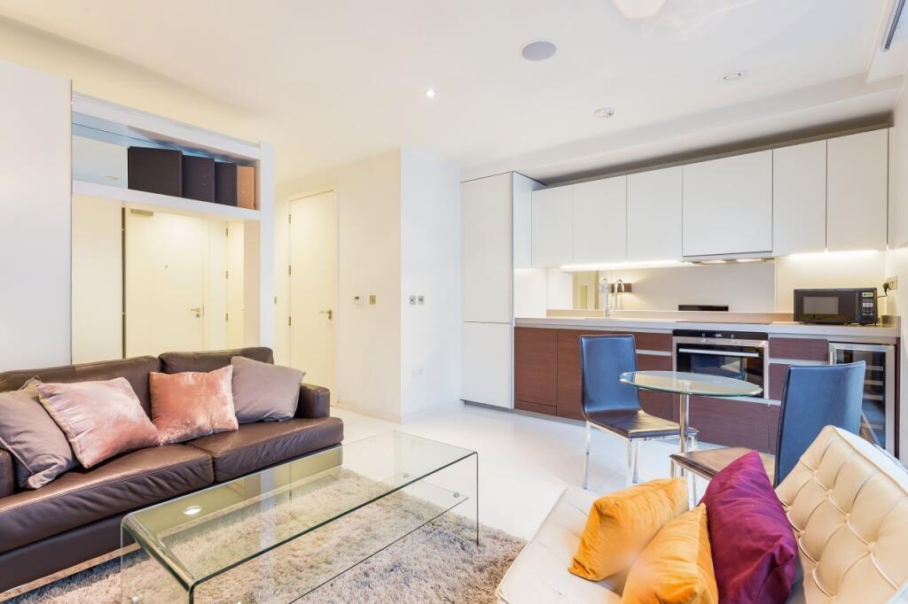 4 bed 1st Floor Flat for rent in Poplar. From Chase Evans - Pan Peninsula 4 bed 1st Floor Flat for rent in Poplar. From Chase Evans - Pan Peninsula