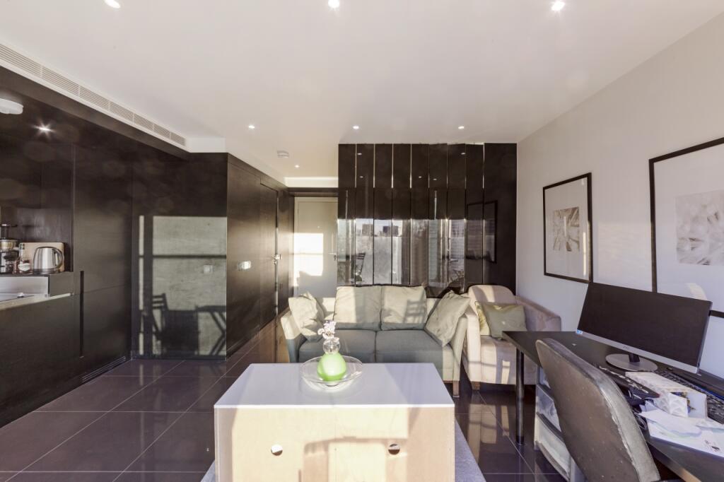 4 bed 1st Floor Flat for rent in Poplar. From Chase Evans - Pan Peninsula 4 bed 1st Floor Flat for rent in Poplar. From Chase Evans - Pan Peninsula