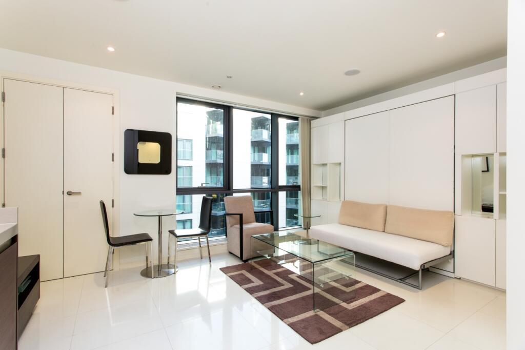 4 bed 1st Floor Flat for rent in London. From Chase Evans - Pan Peninsula