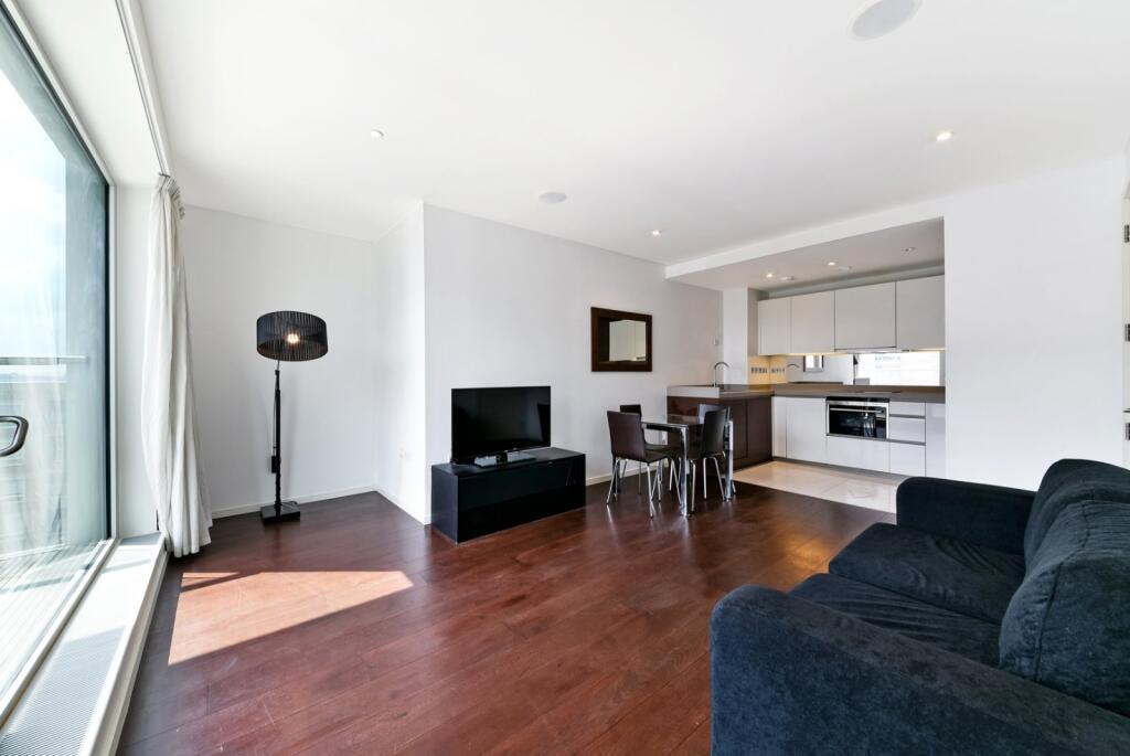 2 bed 1st Floor Flat for rent in London. From Chase Evans - Pan Peninsula