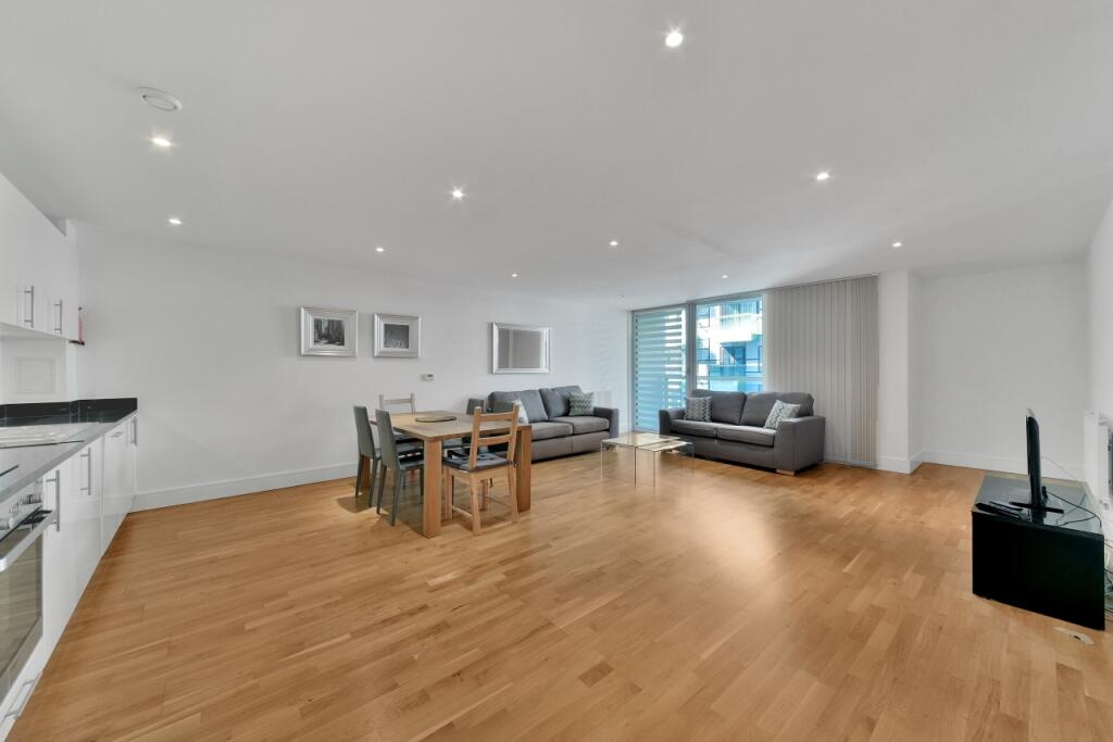 2 bed 1st Floor Flat for rent in London. From Chase Evans - Pan Peninsula
