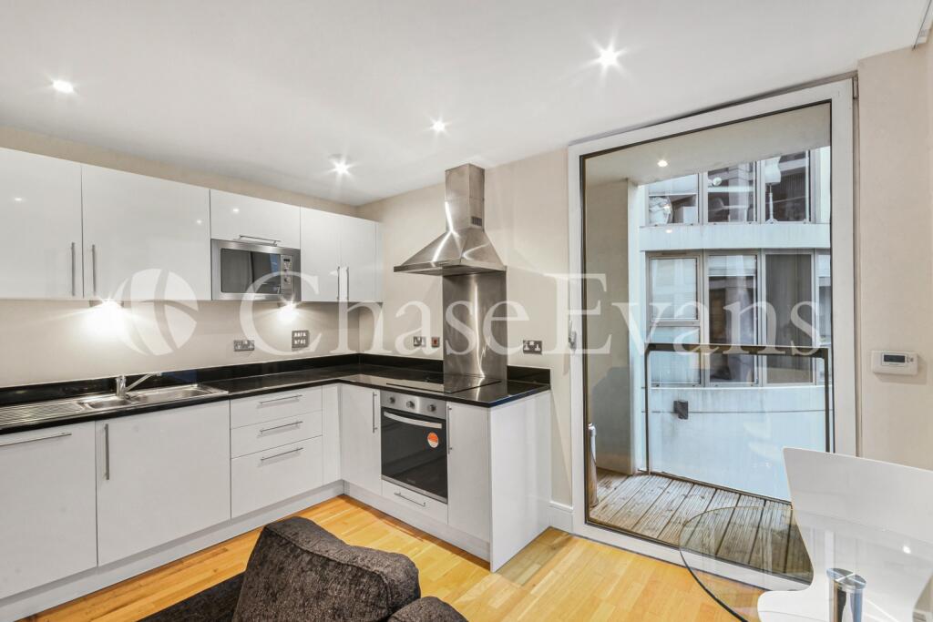1 bed 1st Floor Flat for rent in Poplar. From Chase Evans - Pan Peninsula