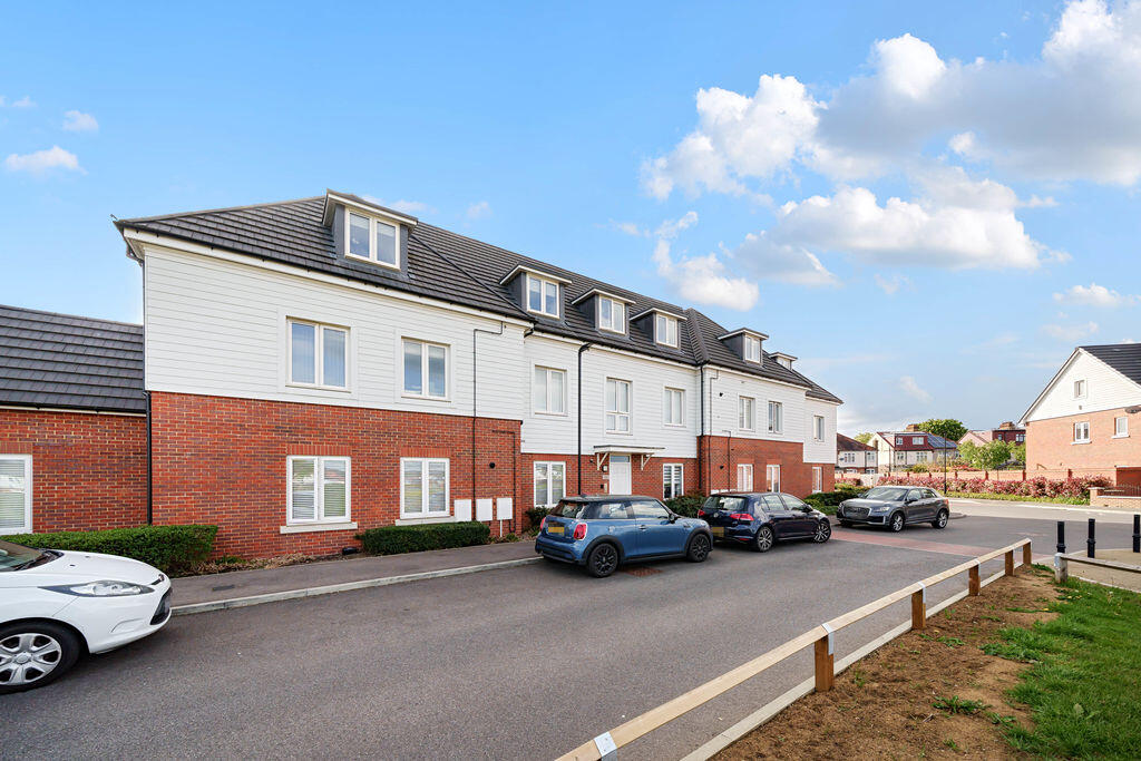 1 bed 1st Floor Flat for rent in London. From Chattertons - New Eltham