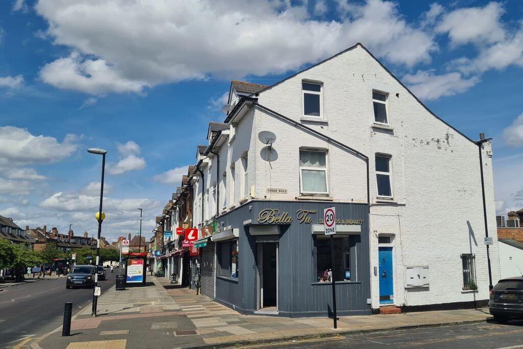 2 bed 1st Floor Flat for rent in Eltham. From Chattertons - New Eltham
