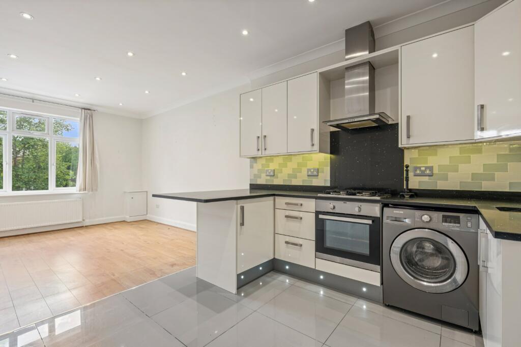 2 bed 1st Floor Flat for rent in Barnes. From Chestertons Estate Agents - Barnes Village Lettings
