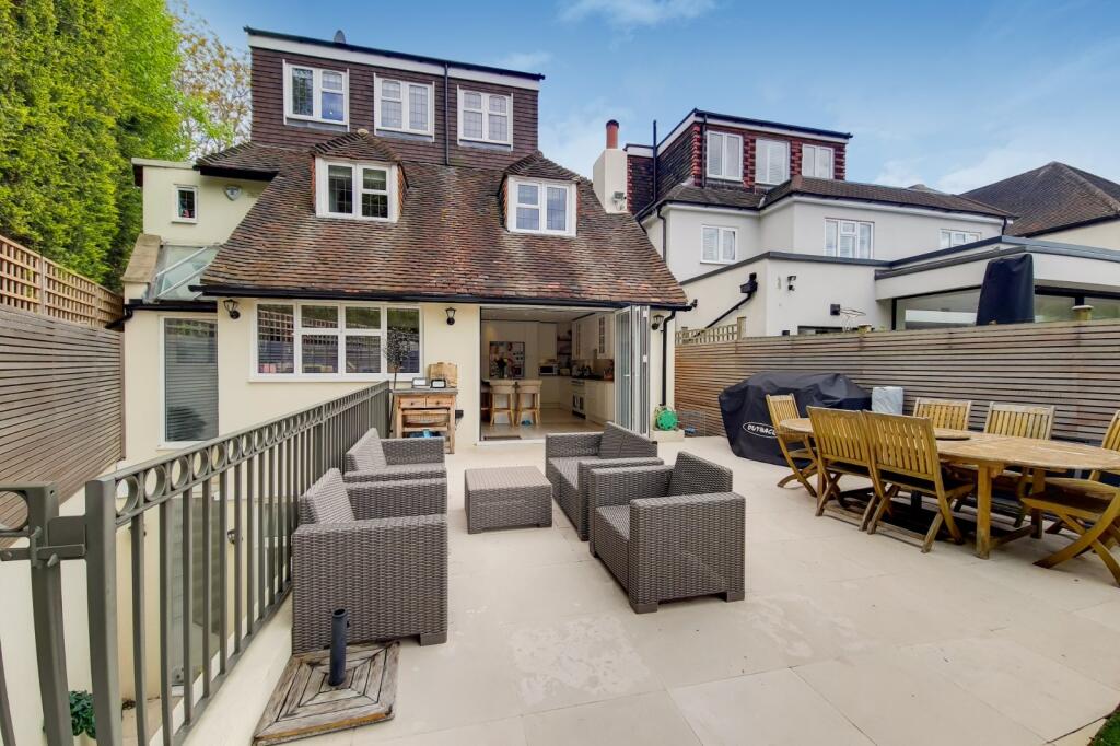 5 bed Detached for rent in Barnes. From Chestertons Estate Agents - Barnes Village Lettings 5 bed Detached for rent in Barnes. From Chestertons Estate Agents - Barnes Village Lettings