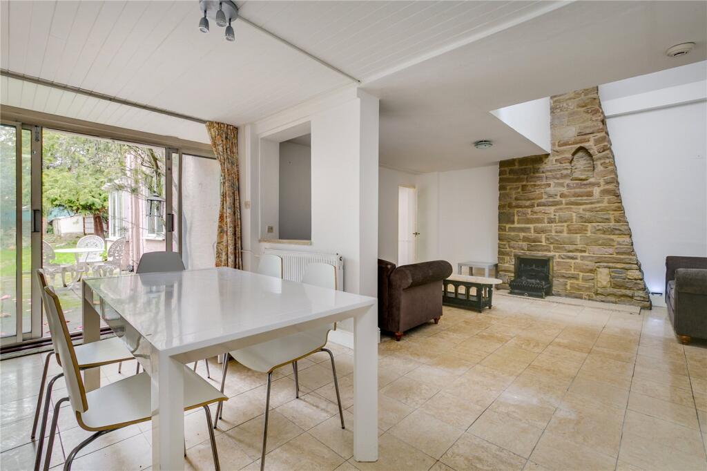4 bed Detached for rent in Barnes. From Chestertons Estate Agents - Barnes Village Lettings 4 bed Detached for rent in Barnes. From Chestertons Estate Agents - Barnes Village Lettings