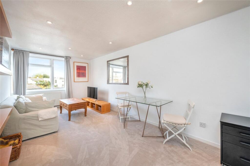 1 bed 1st Floor Flat for rent in Barnes. From Chestertons Estate Agents - Barnes Village Lettings