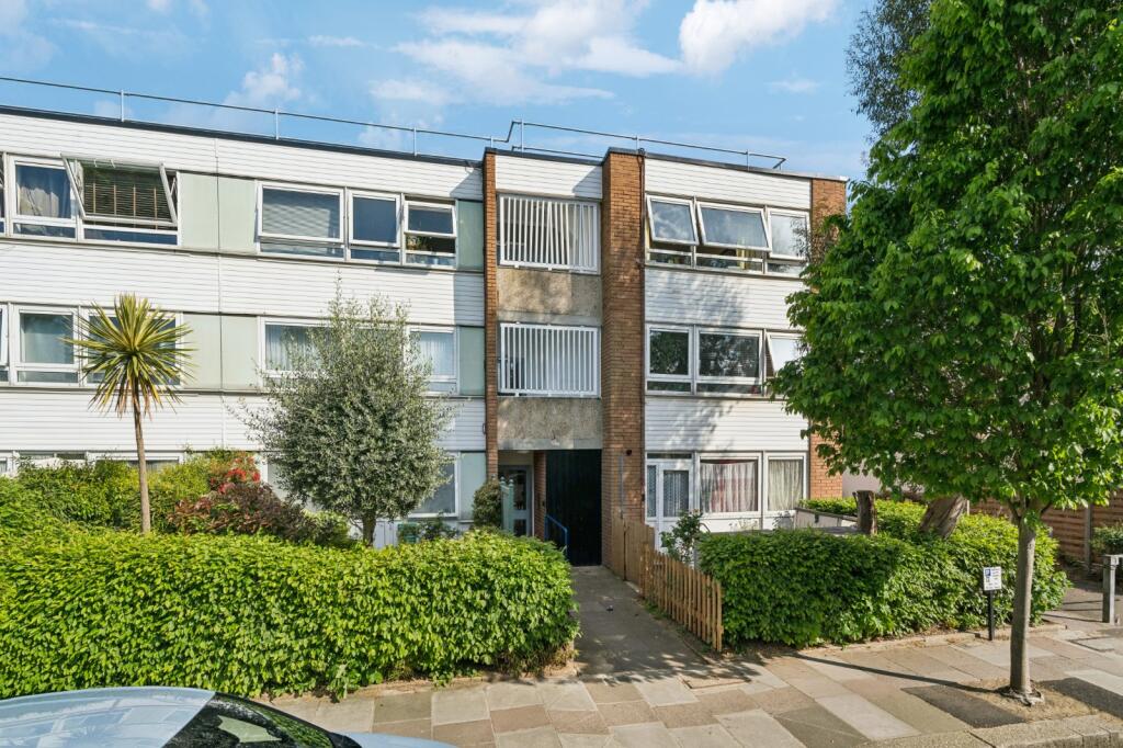 1 bed 1st Floor Flat for rent in Barnes. From Chestertons Estate Agents - Barnes Village Lettings