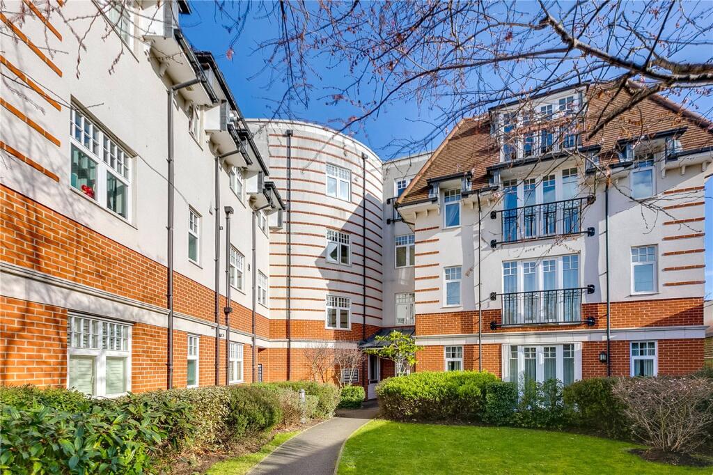 1 bed 1st Floor Flat for rent in Barnes. From Chestertons Estate Agents - Barnes Village Lettings