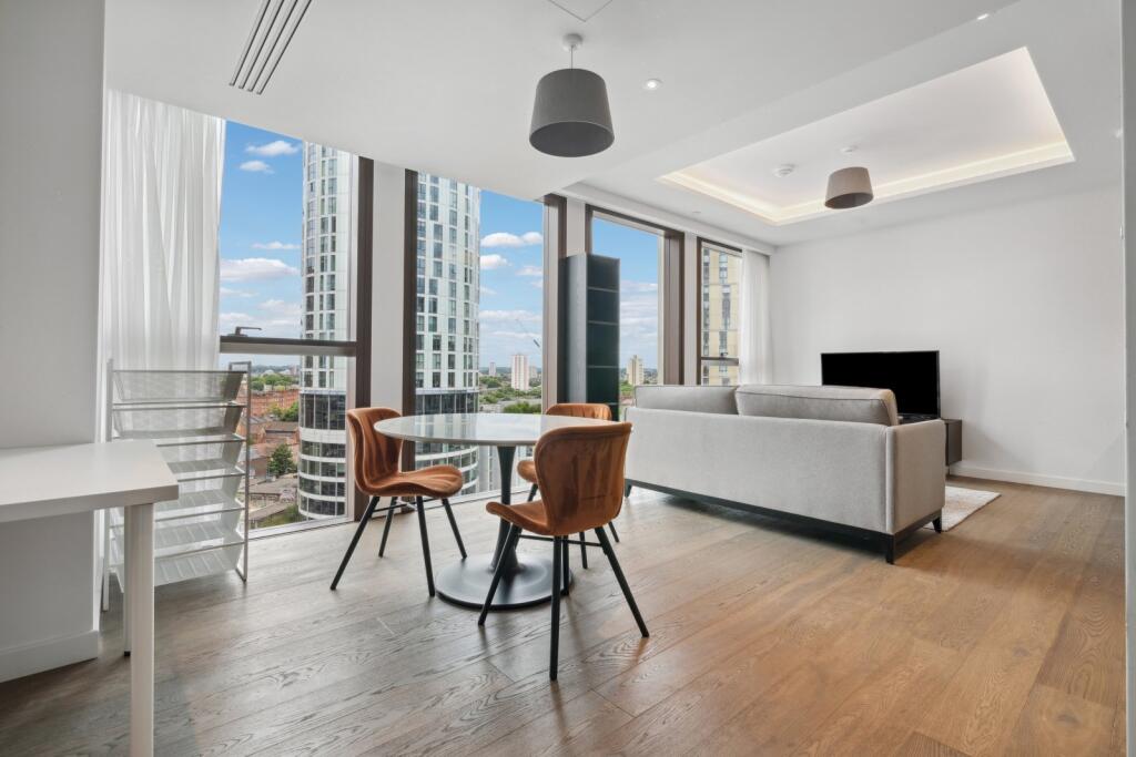 1 bed 1st Floor Flat for rent in Clapham. From Chestertons Estate Agents - Battersea Park Lettings