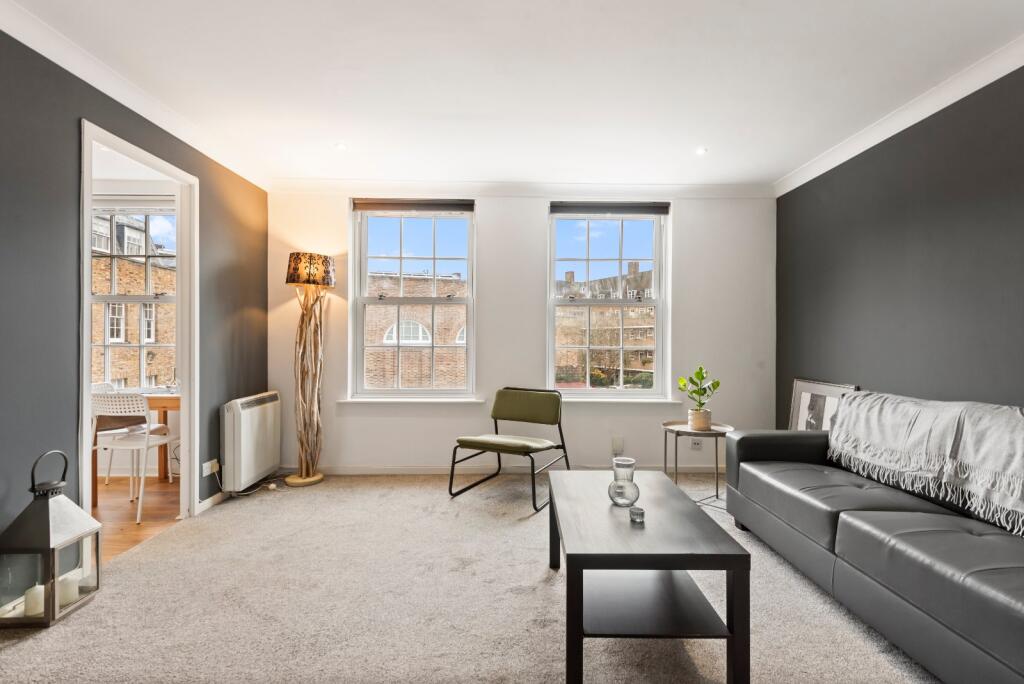 1 bed 1st Floor Flat for rent in Battersea. From Chestertons Estate Agents - Battersea Park Lettings