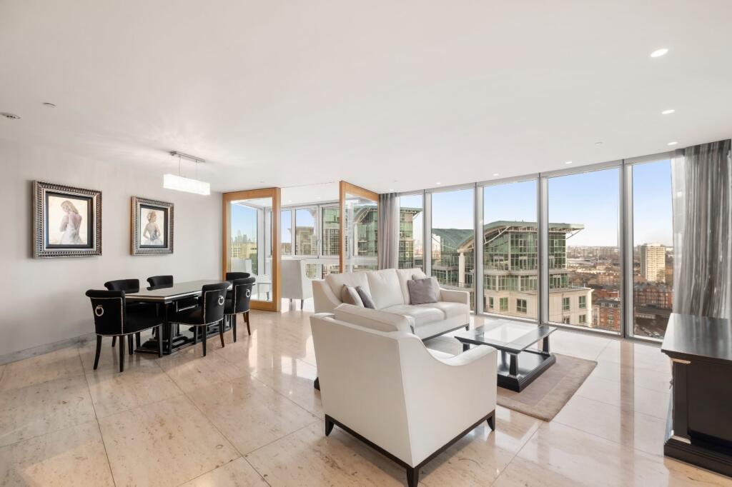 2 bed 1st Floor Flat for rent in Clapham. From Chestertons Estate Agents - Battersea Park Lettings 2 bed 1st Floor Flat for rent in Clapham. From Chestertons Estate Agents - Battersea Park Lettings