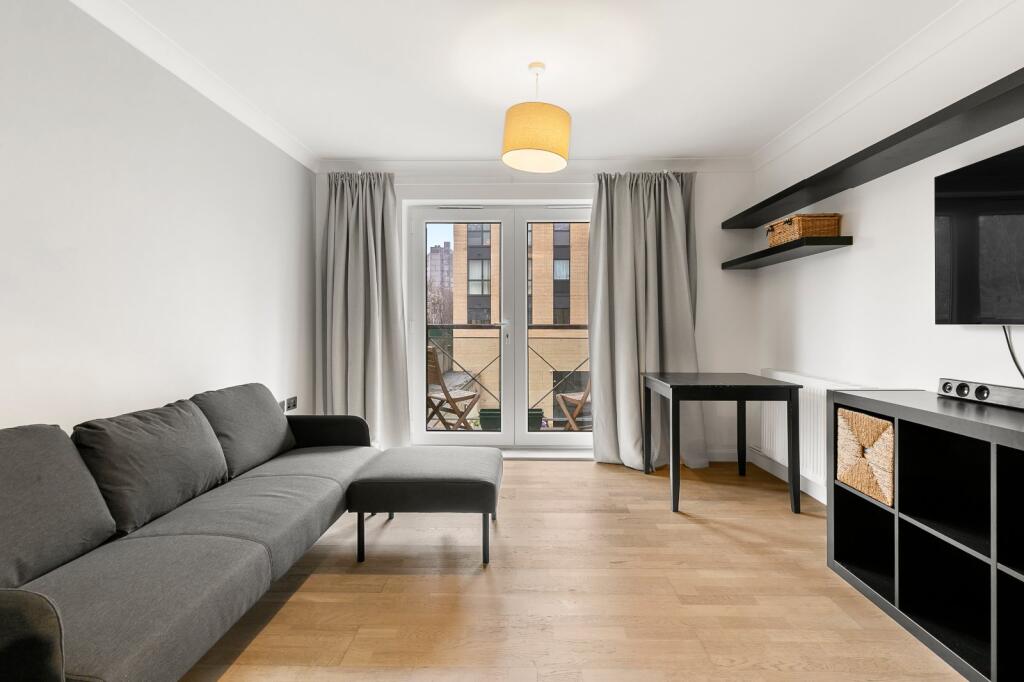 1 bed 1st Floor Flat for rent in Battersea. From Chestertons Estate Agents - Battersea Park Lettings