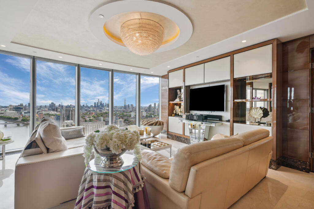 3 bed 1st Floor Flat for rent in Clapham. From Chestertons Estate Agents - Battersea Park Lettings