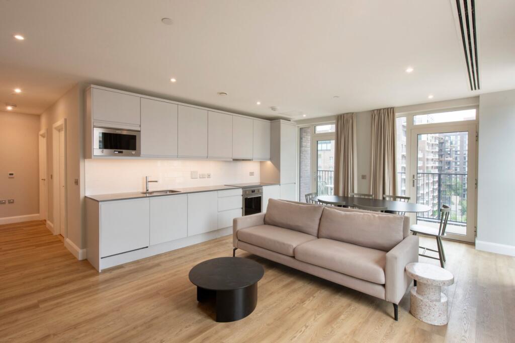 3 bed 1st Floor Flat for rent in Battersea. From Chestertons Estate Agents - Battersea Park Lettings 3 bed 1st Floor Flat for rent in Battersea. From Chestertons Estate Agents - Battersea Park Lettings