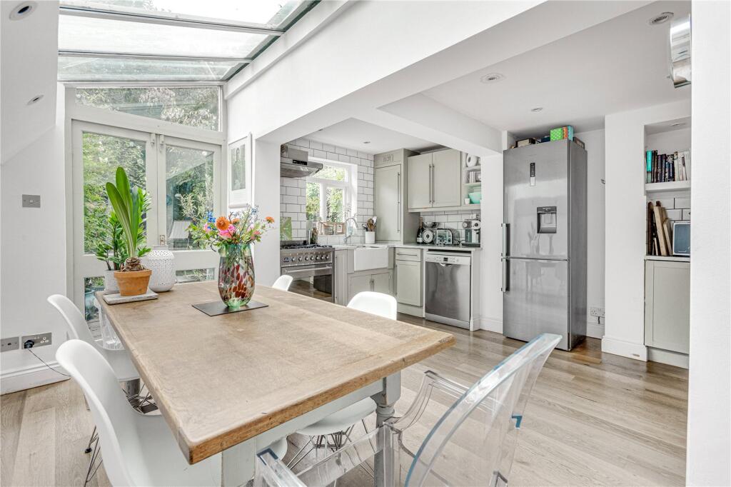 4 bed Mid Terraced House for rent in Battersea. From Chestertons Estate Agents - Battersea Park Lettings