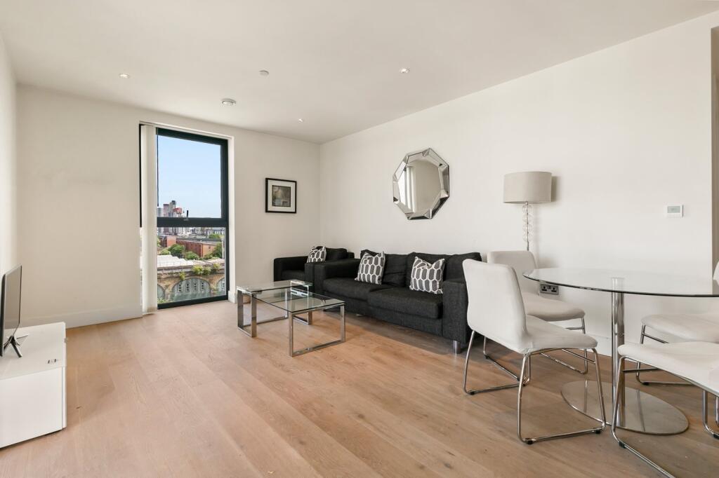 2 bed 1st Floor Flat for rent in Clapham. From Chestertons Estate Agents - Battersea Park Lettings
