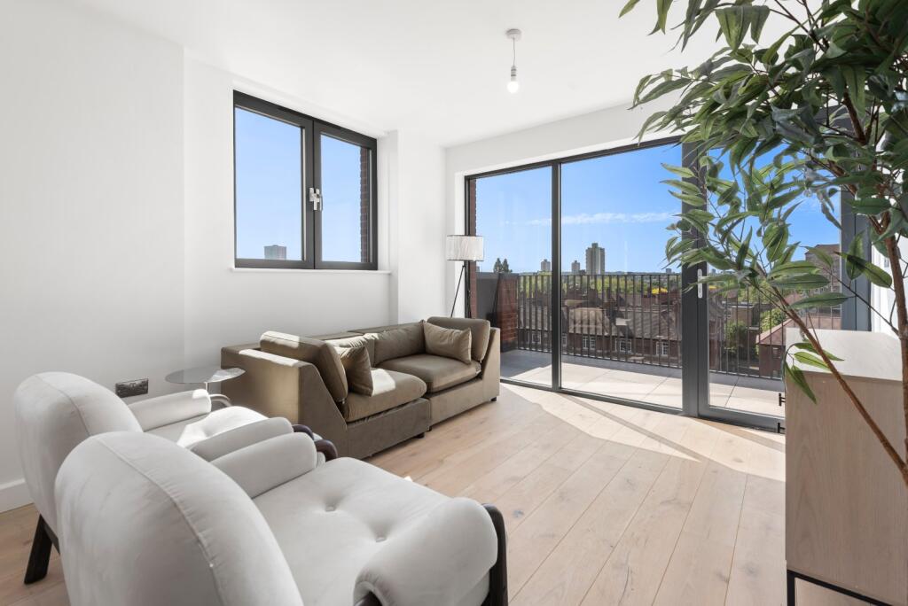 2 bed 1st Floor Flat for rent in Clapham. From Chestertons Estate Agents - Battersea Park Lettings 2 bed 1st Floor Flat for rent in Clapham. From Chestertons Estate Agents - Battersea Park Lettings