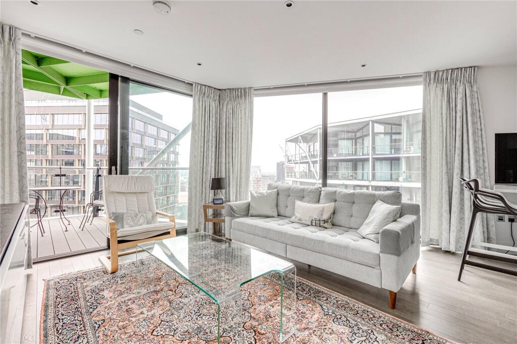 2 bed 1st Floor Flat for rent in Battersea. From Chestertons Estate Agents - Battersea Park Lettings