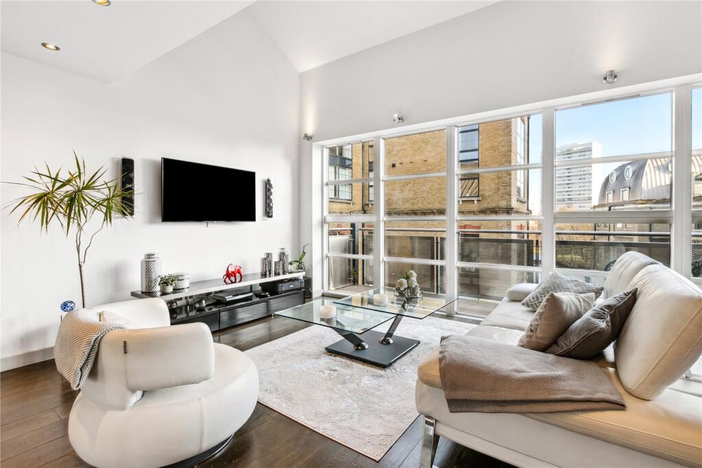 2 bed 1st Floor Flat for rent in Battersea. From Chestertons Estate Agents - Battersea Park Lettings
